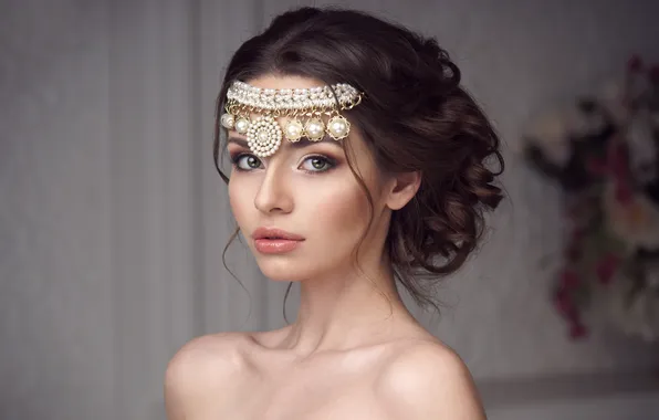 Look, girl, makeup, hairstyle, decoration, green eyes