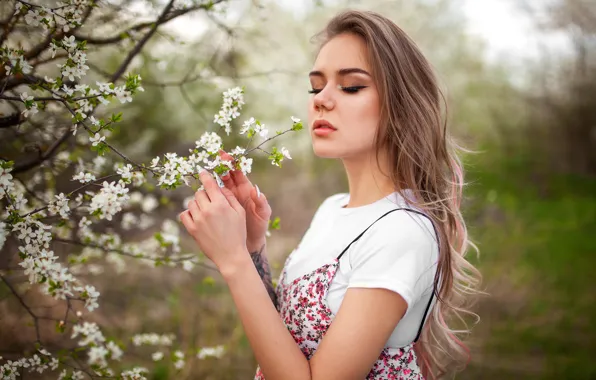 Picture girl, branches, pose, model, portrait, spring, hands, makeup