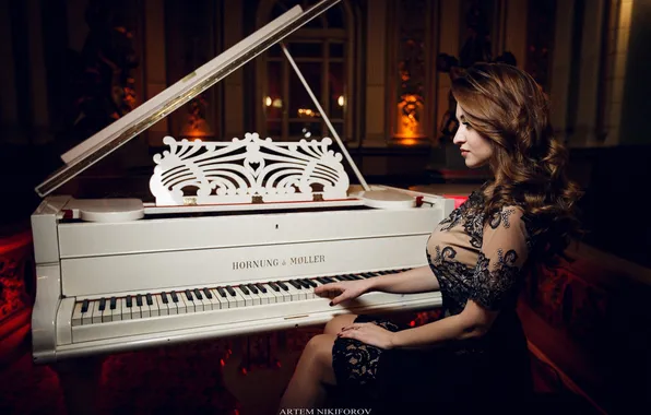Girl, girl, piano, woman