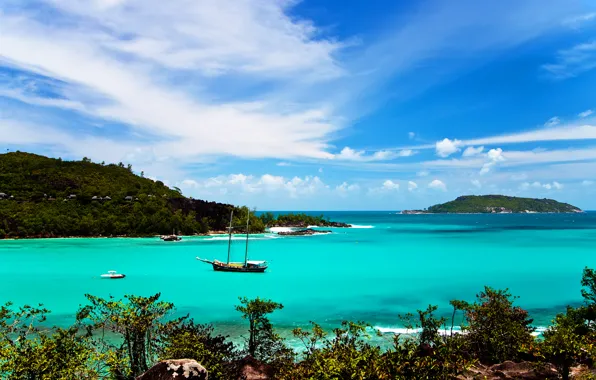 Islands, the ocean, boats, Laguna