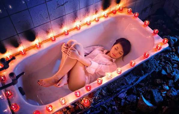 Girl, the situation, candles, bath