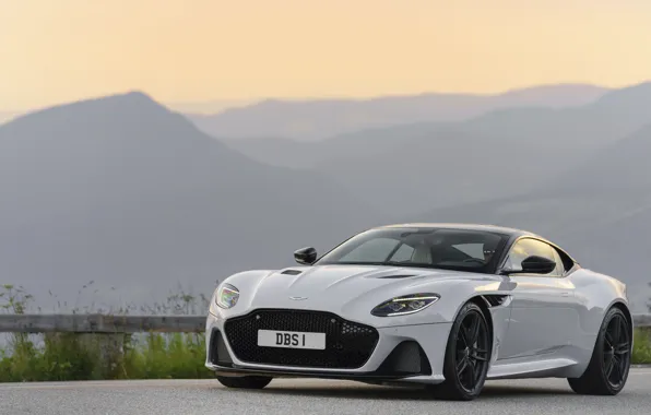 Aston Martin, DBS, Superleggera, 2018