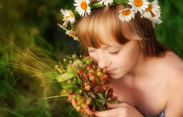 Picture summer, joy, happiness, childhood, chamomile, girl, wreath, aroma