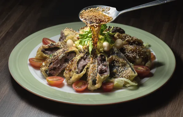 Meat, vegetables, tomato, sauce, sesame