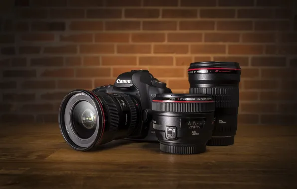 The camera, lens, Canon EOS 5D Mark II