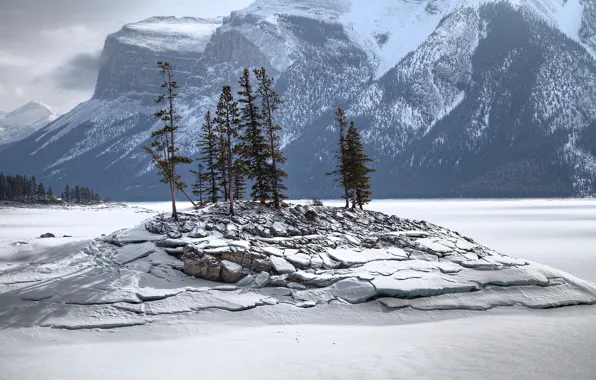 Picture winter, snow, trees, mountains, rock, lake, island