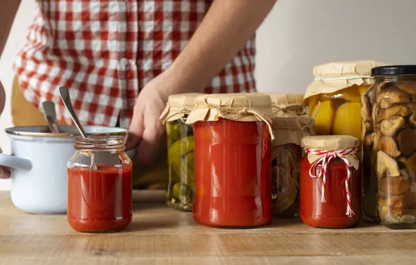 Woman, mushrooms, banks, cucumbers, tomato juice, billet, preserving, tomato paste