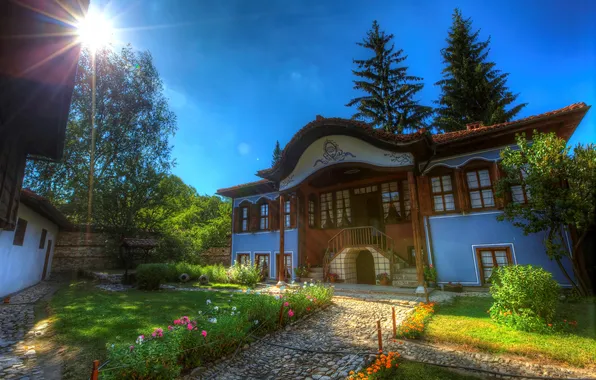 Picture the city, house, photo, lawn, mansion, rays of light, Bulgaria, Koprivshtitsa