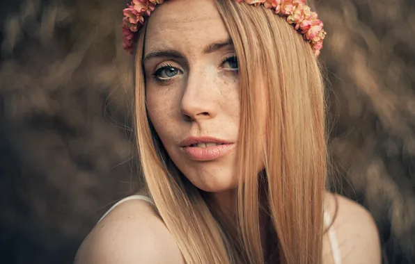 Picture girl, forest, bokeh, lips, hair, branches, shoulders, crown of flowers
