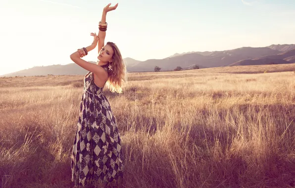 Picture field, summer, girl, the sun, mountains, model, earrings, hands