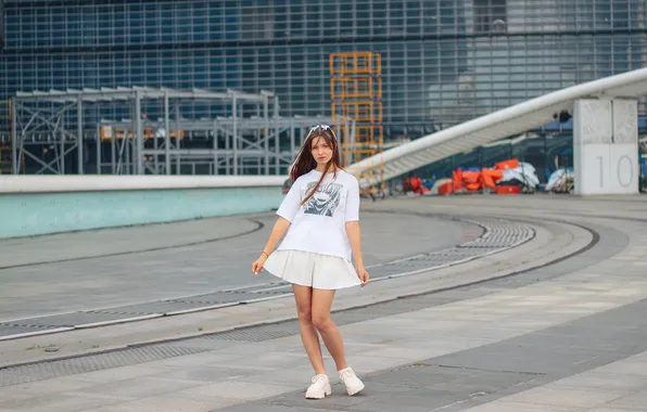 Picture girl, cute, skirt, T-shirt, sneakers
