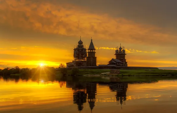 Reflection, dawn, Kizhi