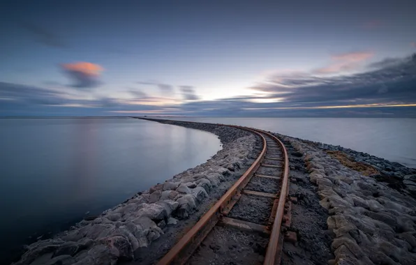 Picture sea, the sky, railroad