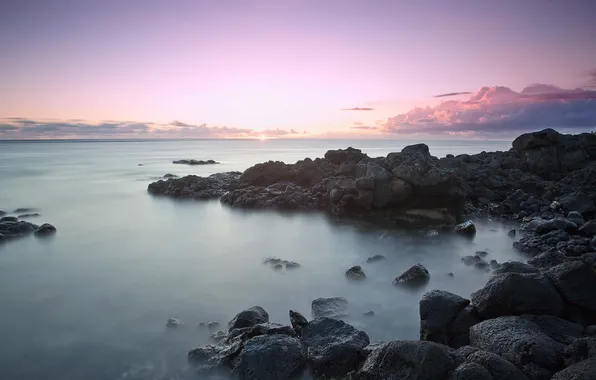 Sea, the sky, stones