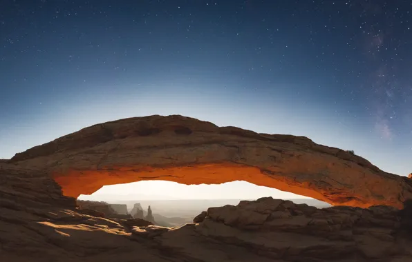 Mesa Arch, rocks, Canyonlands National Park