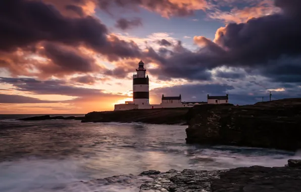 Picture sea, clouds, shore, lighthouse
