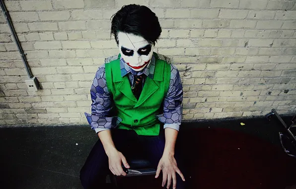 Picture look, knife, Joker