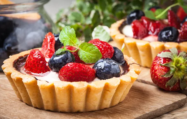 Berries, blueberries, strawberry, basket, dessert, sweet, sweet, cream