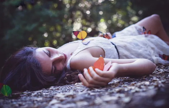 Picture girl, butterfly, lies