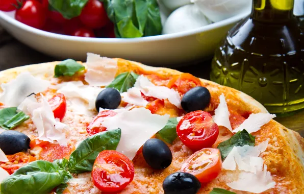 Picture cheese, pizza, tomatoes, olives, cherry