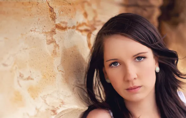 Look, girl, the wind, brown hair, gray-eyed