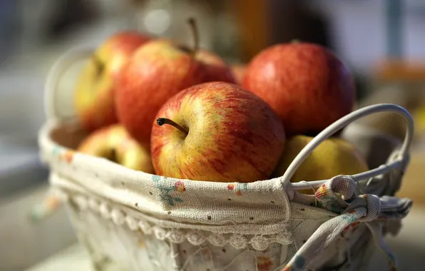 Macro, basket, apples