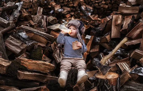 Hat, bottle, boy, bread, wood, axe, kid