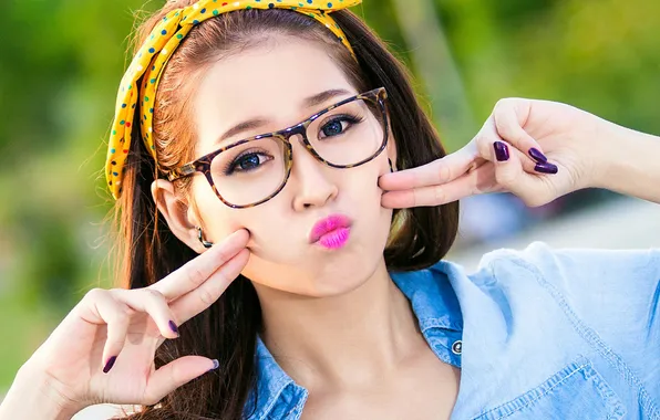 Look, the sun, pose, model, portrait, hands, makeup, glasses