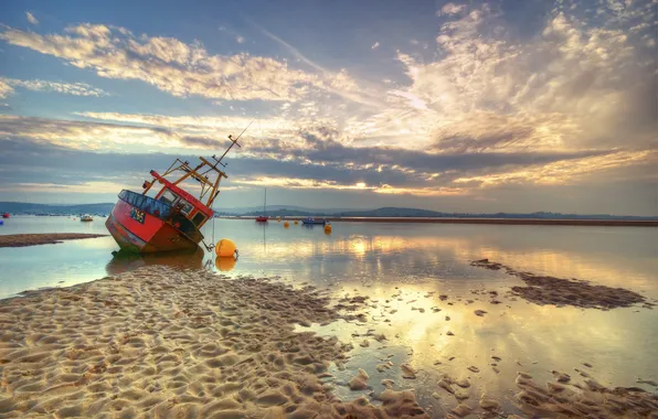 Sand, the sky, the sun, clouds, light, shore, boat, dal