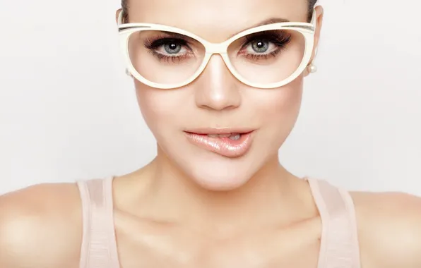 Eyes, Lips, Glasses, Kareem