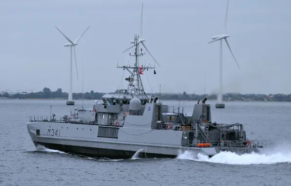 Norway, minesweeper, Karmoy