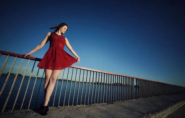 Picture pose, bridge, girl
