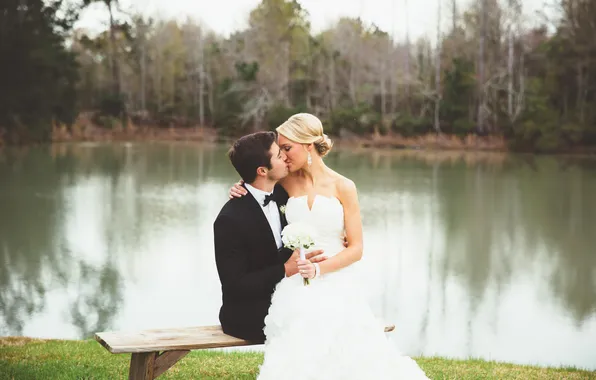 Picture pond, kiss, dress, hugs, costume, lovers, two, the bride