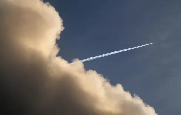 Picture trail, cloud, the plane