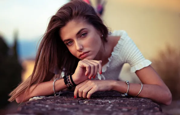 Picture look, girl, face, portrait, hands, bracelets, Marco Squassina, Giorgia Traversi