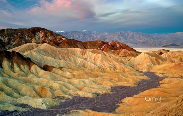 Picture the sky, clouds, mountains, CA, USA, National Park Death Valley, Zabriskie Point