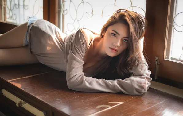 Picture look, face, hair, lies