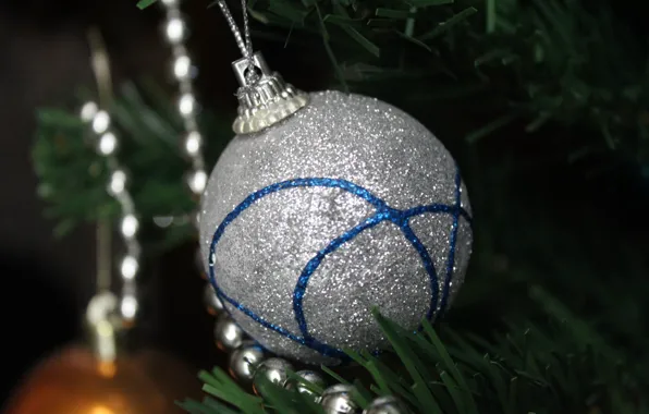 Balls, tree, new year