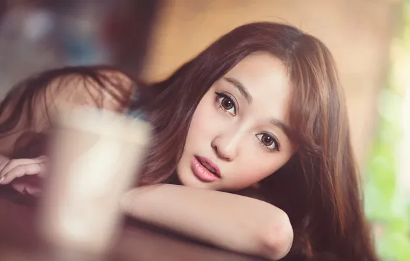 Portrait, brown-eyed, Barbie