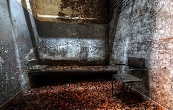 Interior, camera, prison