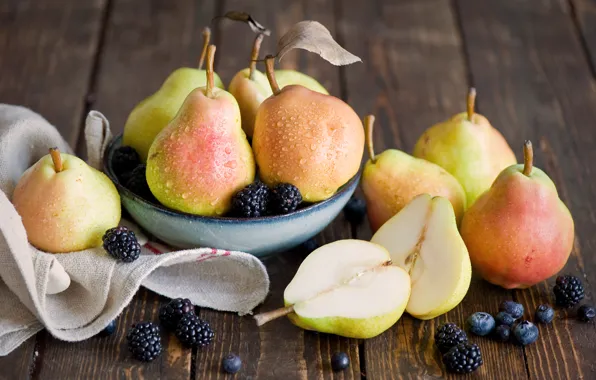 Drops, droplets, berries, blueberries, plate, fruit, still life, pear