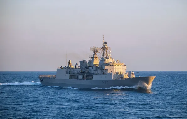 The ocean, Navy, on the go, hmnzs te caha