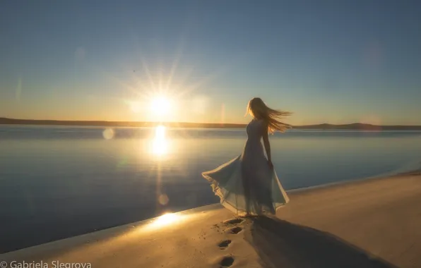 BLONDE, HORIZON, SAND, The SUN, DRESS, LIGHT, SHORE, MOOD