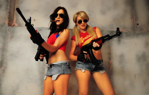 Weapons, brunette, glasses, blonde, cigar