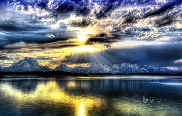 The sky, clouds, rays, mountains, lake, USA, Wyoming, Grand Teton National Park