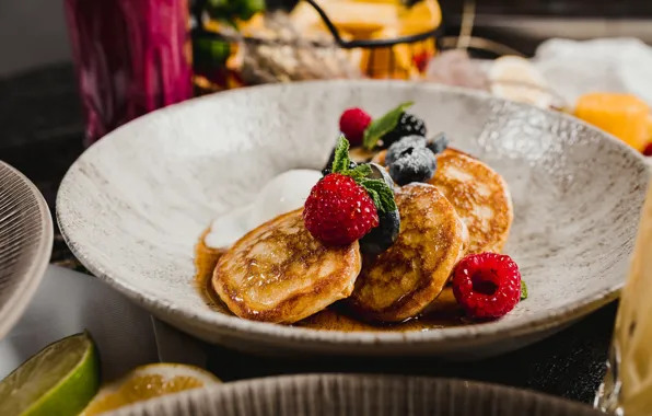 Berries, raspberry, blueberries, plate, sauce, bokeh, submission, pancakes