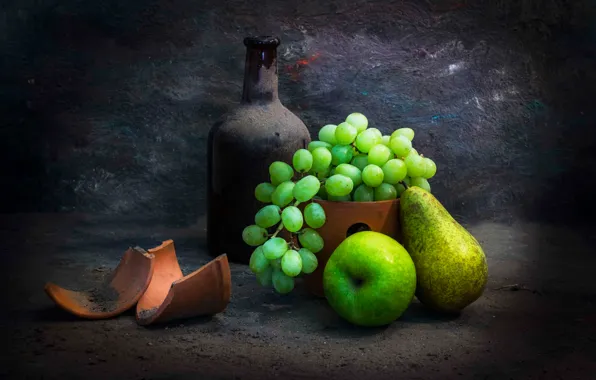 Picture fragments, bottle, dust, grapes, pear, Taste the fruit
