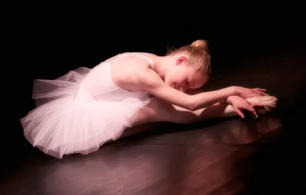 Girl, ballerina, Pointe shoes