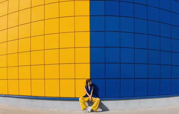 Picture color, blue, yellow and blue, wall, yellow