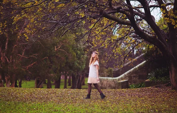 Picture GIRL, LOOK, NATURE, LEAVES, TREES, AUTUMN, PARK, WALK